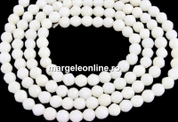 Margele coral, ivory, rotund fatetat, 4mm