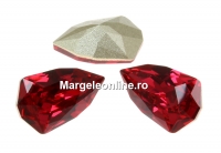 Swarovski, fancy rivoli Slim Trilliant, scarlet, 7.8mm - x2