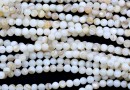 White marbled mother-of-pearl beads, round, 4mm